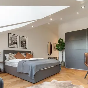 King Bed Netflix Central&near Metro, 109 , Wien Österreich